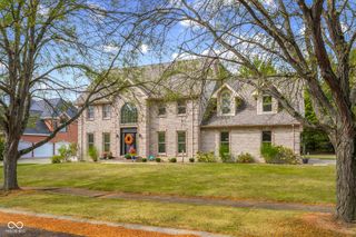 882 Box Turtle Court, Columbus, IN 47201