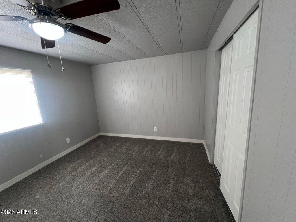 Image 12 of property listing at 10701 N 99TH Avenue 77, Peoria, AZ 85345