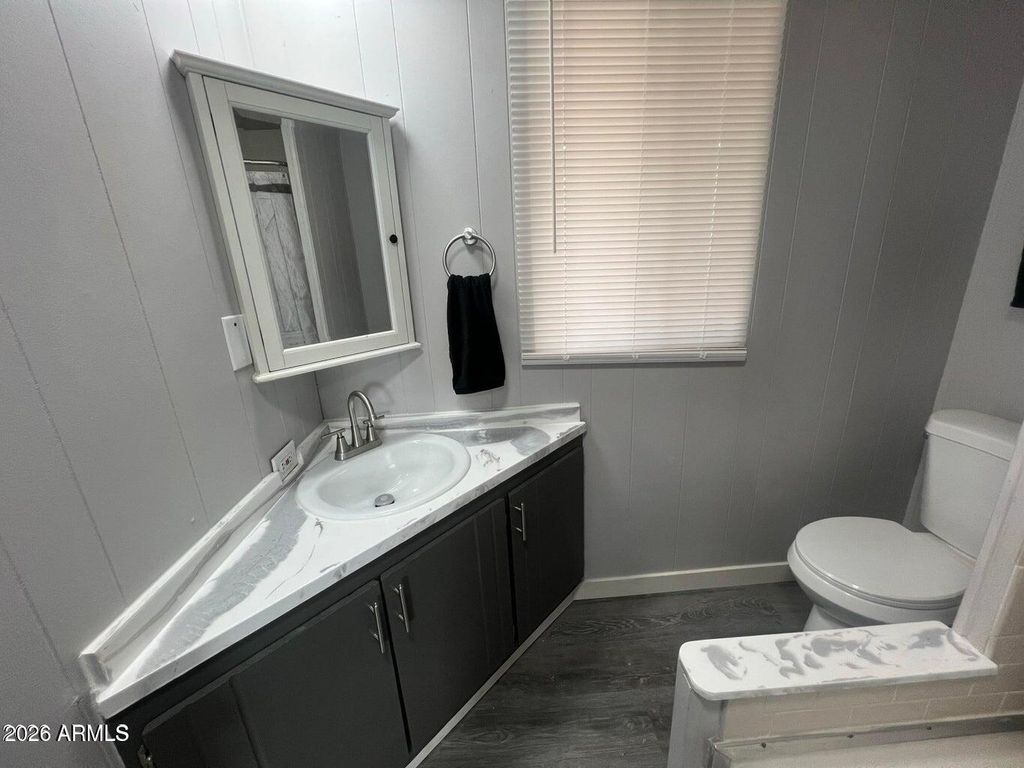 Image 15 of property listing at 10701 N 99TH Avenue 77, Peoria, AZ 85345