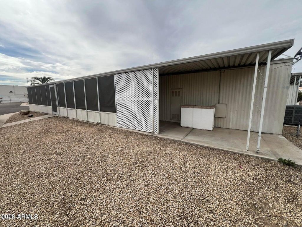 Image 20 of property listing at 10701 N 99TH Avenue 77, Peoria, AZ 85345