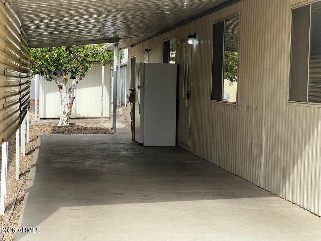 Image 23 of property listing at 10701 N 99TH Avenue 77, Peoria, AZ 85345
