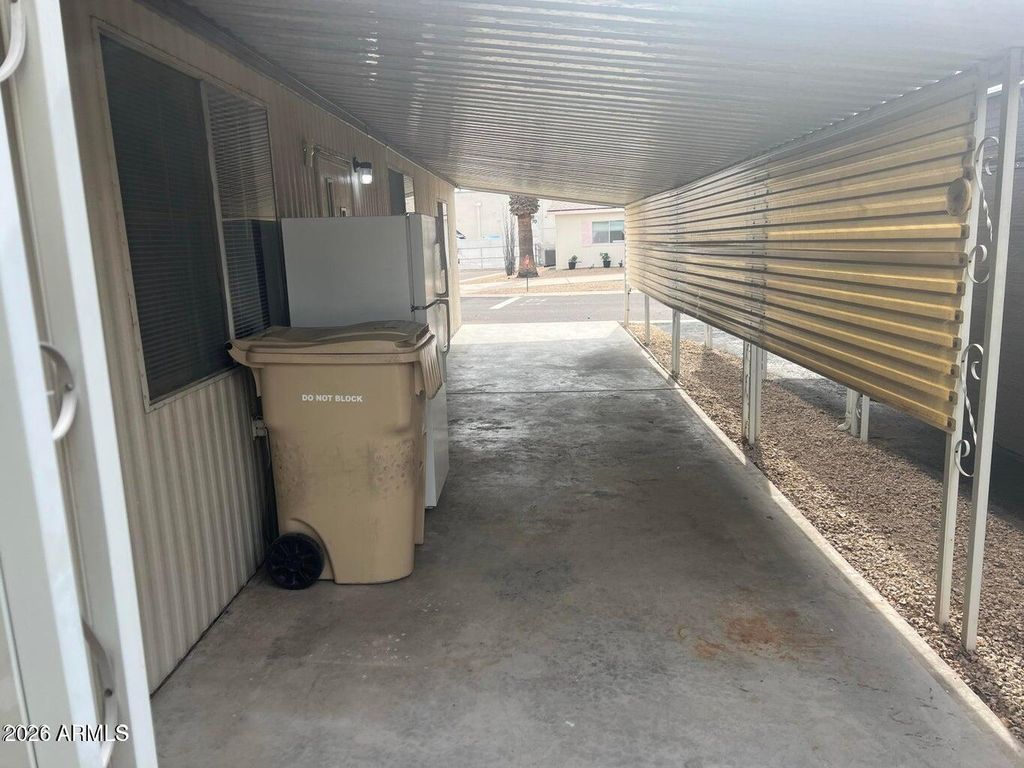 Image 25 of property listing at 10701 N 99TH Avenue 77, Peoria, AZ 85345