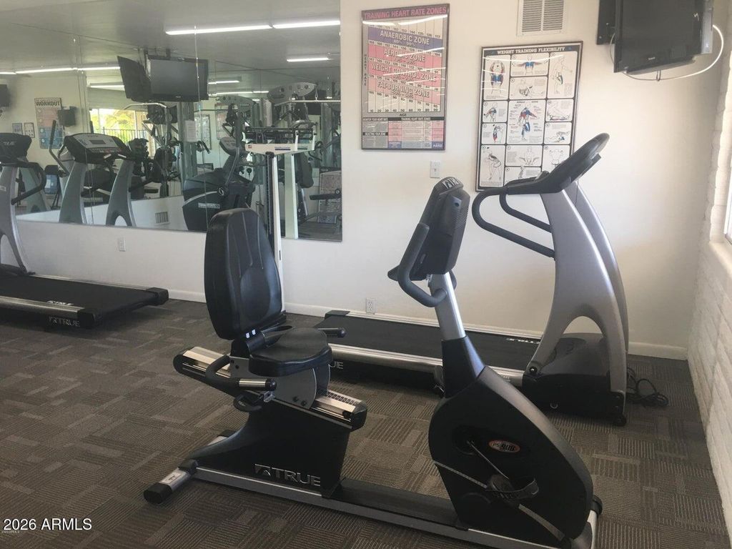 Image 35 of property listing at 10701 N 99TH Avenue 77, Peoria, AZ 85345