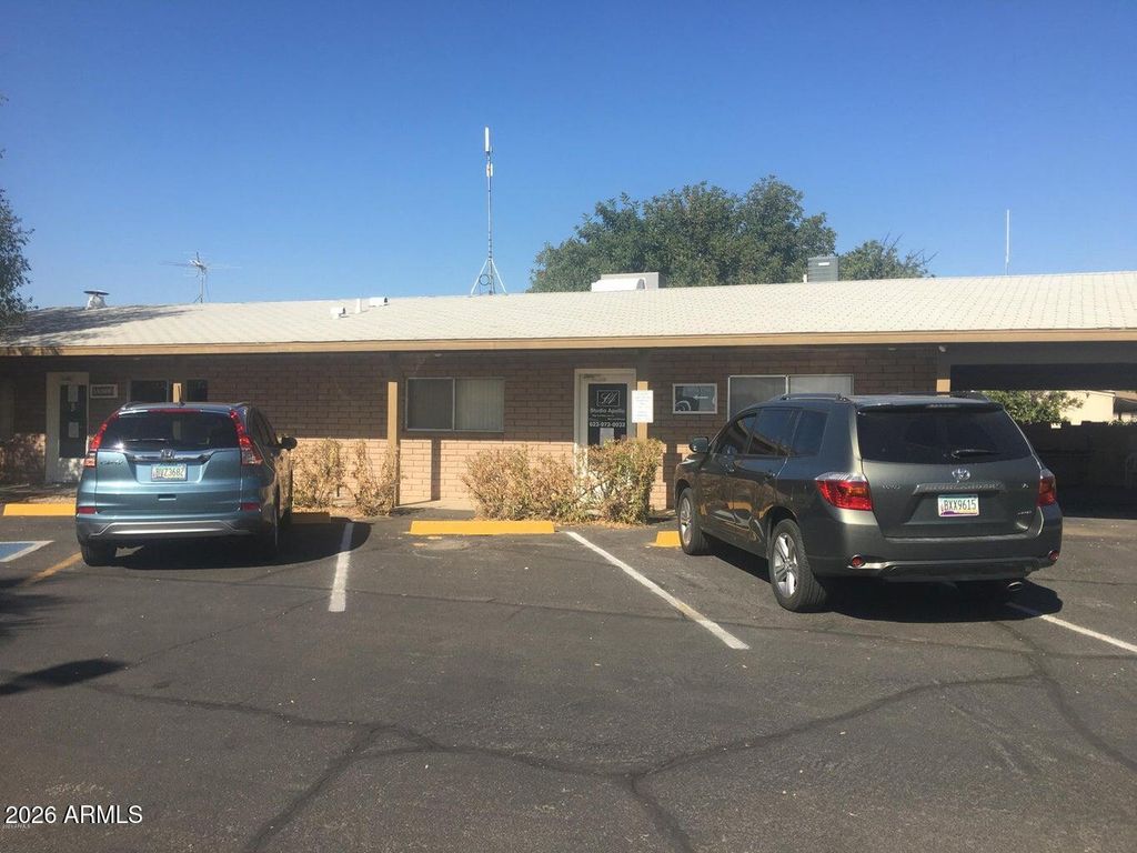 Image 38 of property listing at 10701 N 99TH Avenue 77, Peoria, AZ 85345