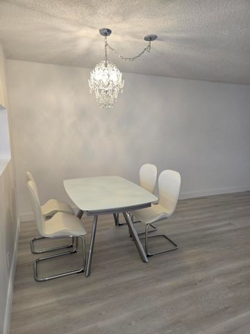 3755 Via Poinciana 108, Lake Worth, FL 33467