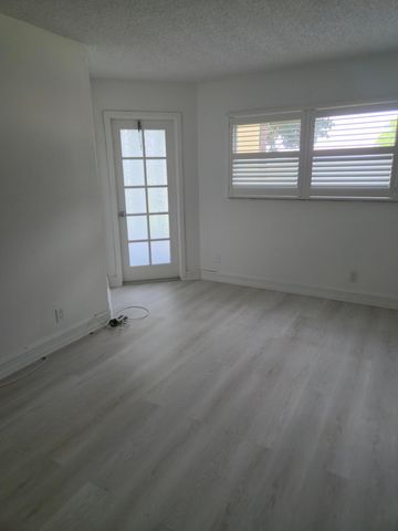 3755 Via Poinciana 108, Lake Worth, FL 33467