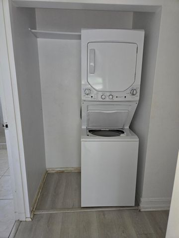 3755 Via Poinciana 108, Lake Worth, FL 33467