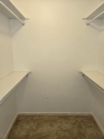 3755 Via Poinciana 108, Lake Worth, FL 33467