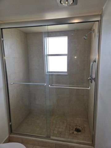 3755 Via Poinciana 108, Lake Worth, FL 33467