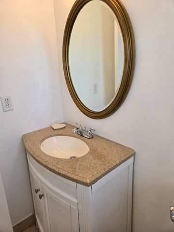 3755 Via Poinciana 108, Lake Worth, FL 33467