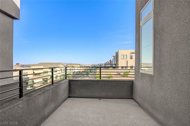 10738 Desert Heights Avenue, Las Vegas, NV 89135