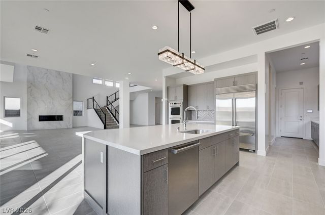 10738 Desert Heights Avenue, Las Vegas, NV 89135