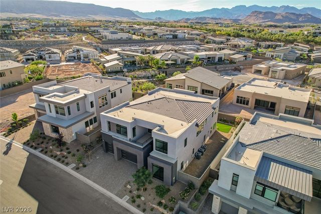10738 Desert Heights Avenue, Las Vegas, NV 89135