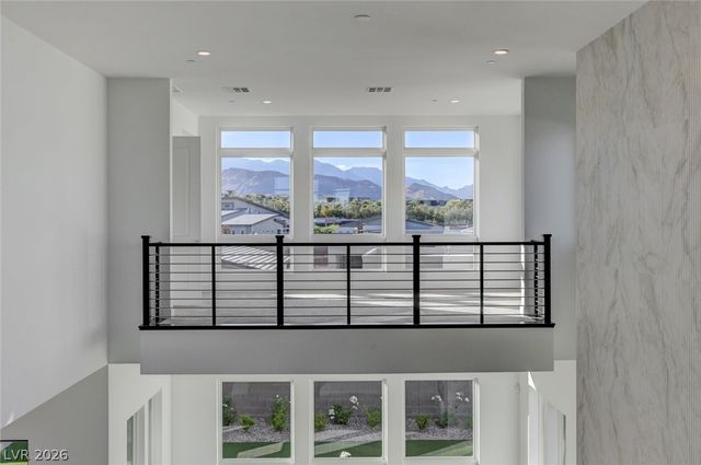 10738 Desert Heights Avenue, Las Vegas, NV 89135