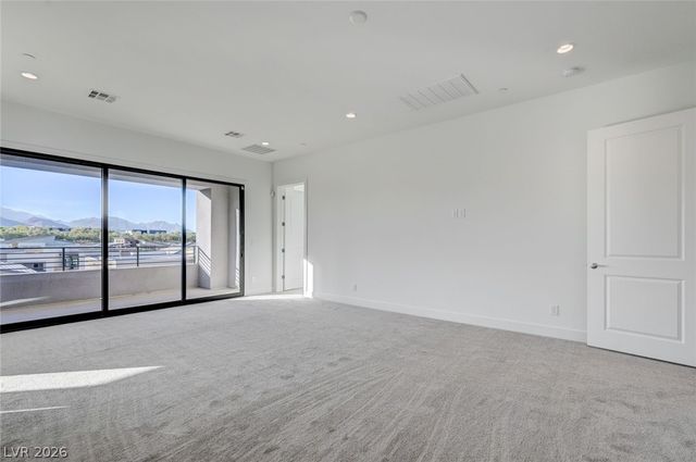 10738 Desert Heights Avenue, Las Vegas, NV 89135