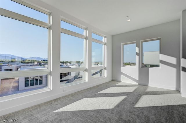 10738 Desert Heights Avenue, Las Vegas, NV 89135