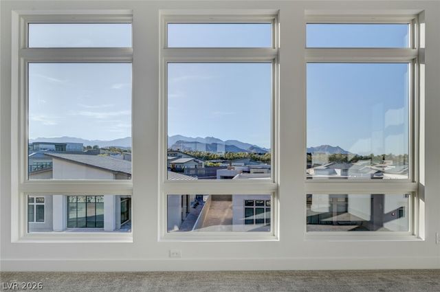 10738 Desert Heights Avenue, Las Vegas, NV 89135