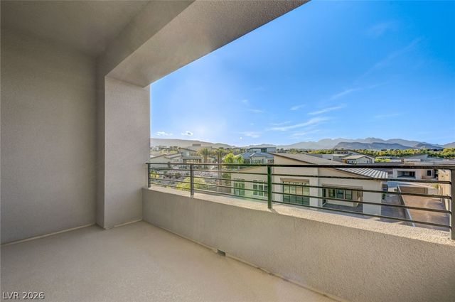 10738 Desert Heights Avenue, Las Vegas, NV 89135