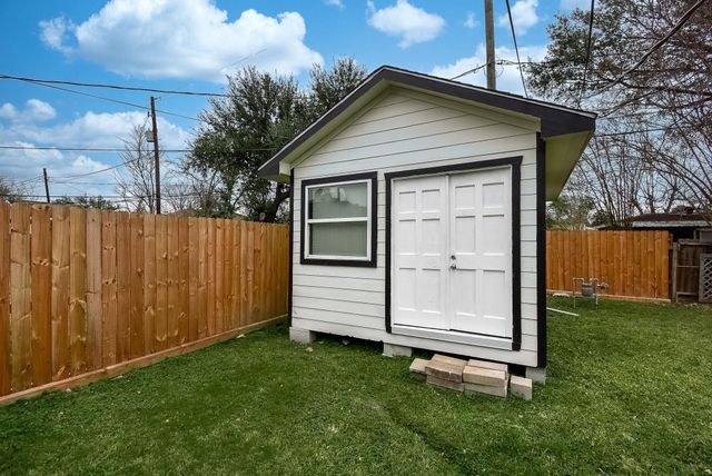 5419 Firefly Avenue, Houston, TX 77017