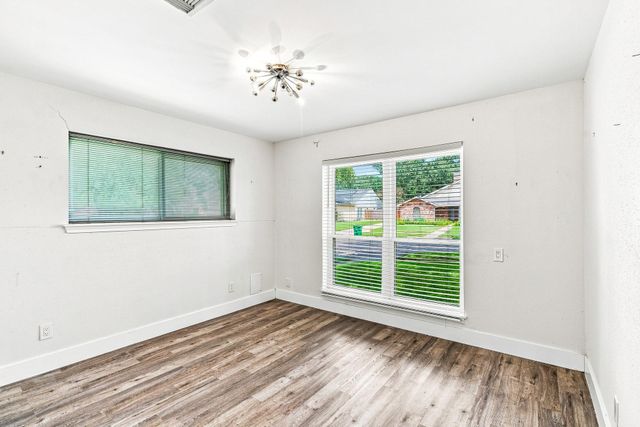 1135 Trowbridge Drive, Houston, TX 77062