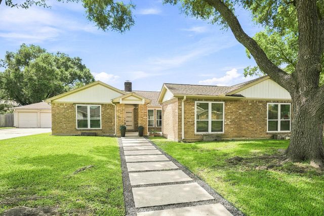 1135 Trowbridge Drive, Houston, TX 77062