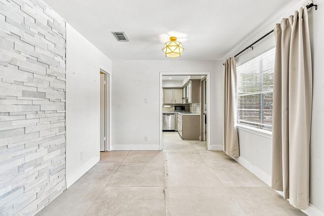 1135 Trowbridge Drive, Houston, TX 77062