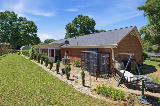 200 Lakewood Drive, Anderson, SC 29621