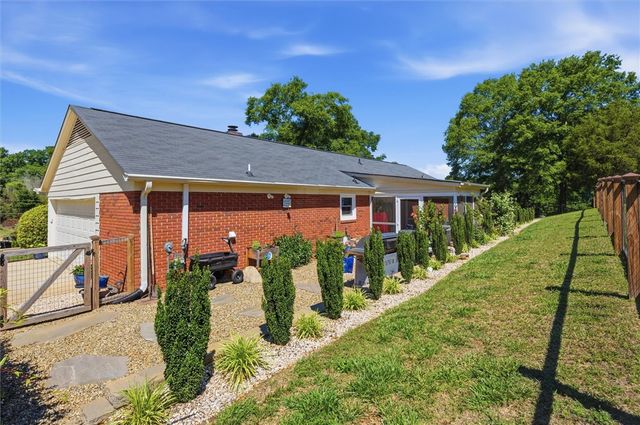 200 Lakewood Drive, Anderson, SC 29621