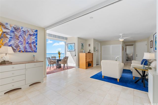 2969 Kalakaua Avenue 202, Honolulu, HI 96815