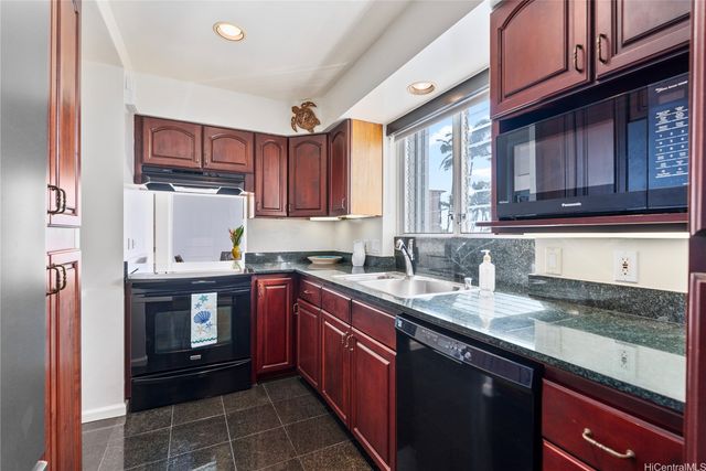 2969 Kalakaua Avenue 202, Honolulu, HI 96815