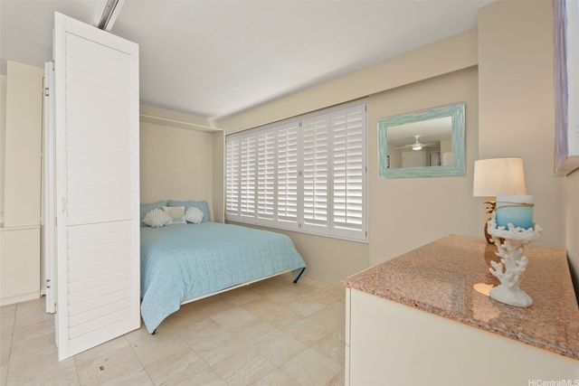 2969 Kalakaua Avenue 202, Honolulu, HI 96815