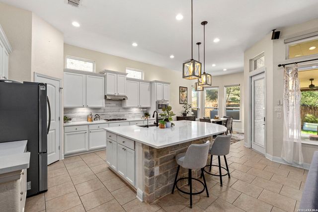 12411 Magnolia Spg, San Antonio, TX 78253