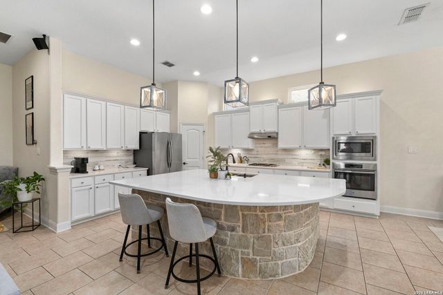 12411 Magnolia Spg, San Antonio, TX 78253