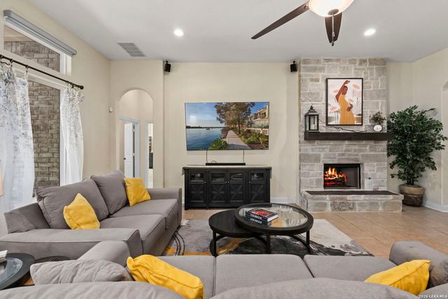 12411 Magnolia Spg, San Antonio, TX 78253