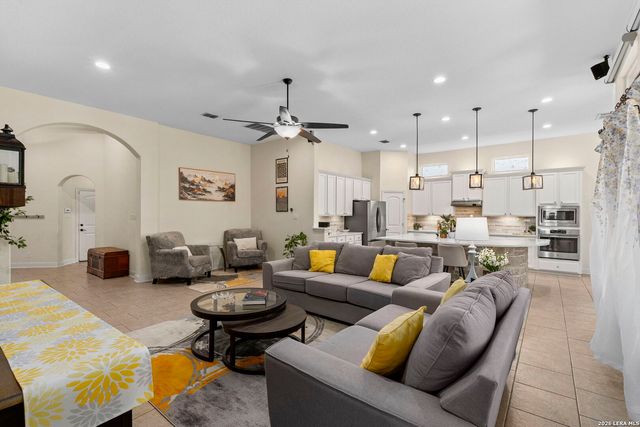 12411 Magnolia Spg, San Antonio, TX 78253