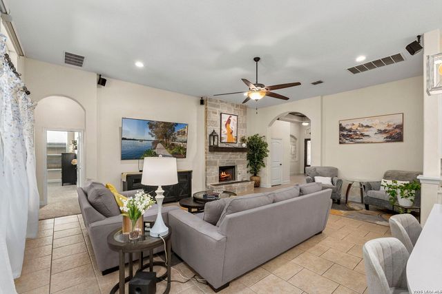 12411 Magnolia Spg, San Antonio, TX 78253