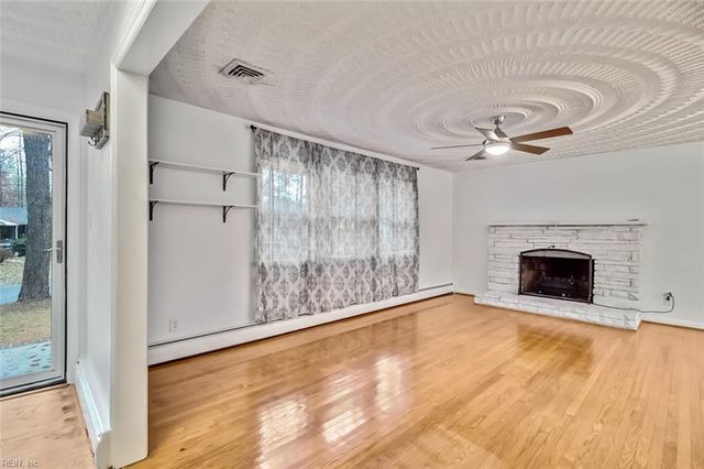 1008 Mains Creek RD, Chesapeake, VA 23320