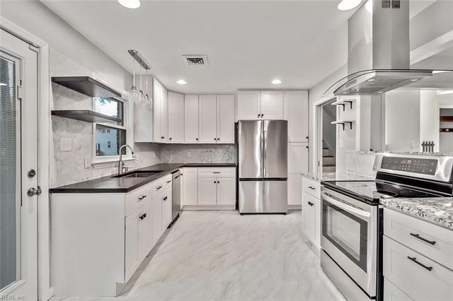 1008 Mains Creek RD, Chesapeake, VA 23320