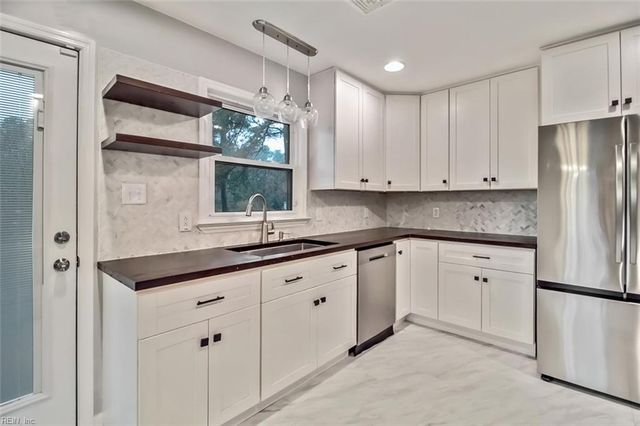 1008 Mains Creek RD, Chesapeake, VA 23320