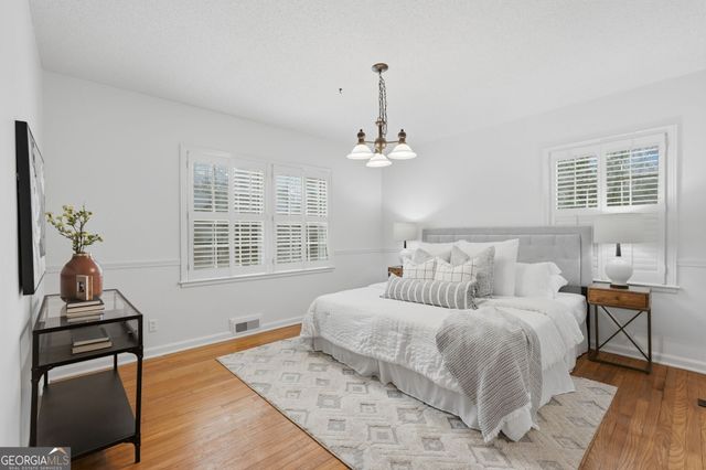 2215 Lyle Avenue, Atlanta, GA 30337