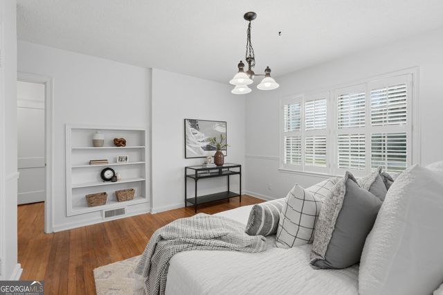 2215 Lyle Avenue, Atlanta, GA 30337