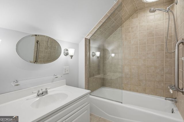 2215 Lyle Avenue, Atlanta, GA 30337