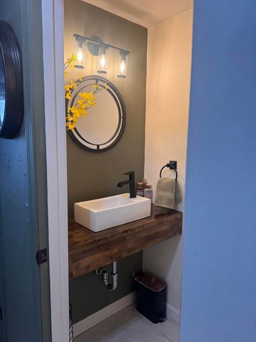 329 W Main Street APT 26, Hyannis, MA 02601
