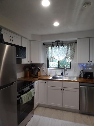 329 W Main Street APT 26, Hyannis, MA 02601