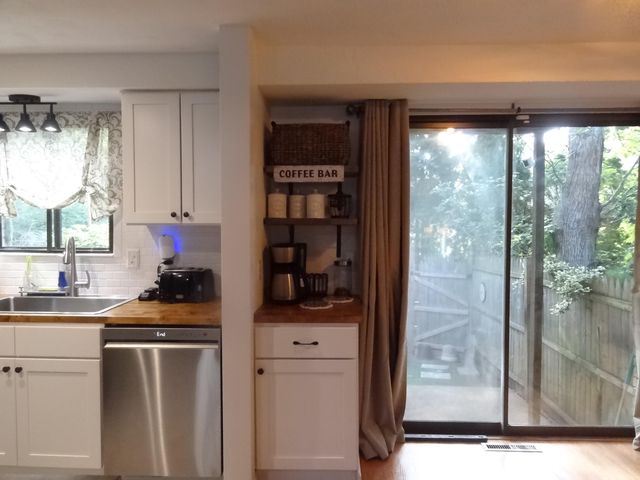 329 W Main Street APT 26, Hyannis, MA 02601
