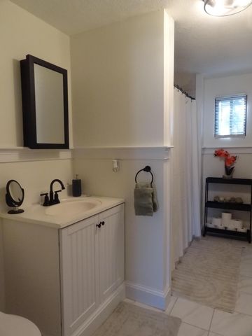 329 W Main Street APT 26, Hyannis, MA 02601