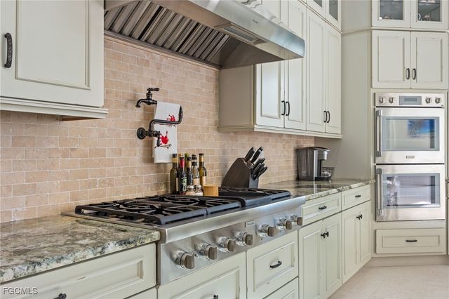 5994 Dragoon CT, Labelle, FL 33935