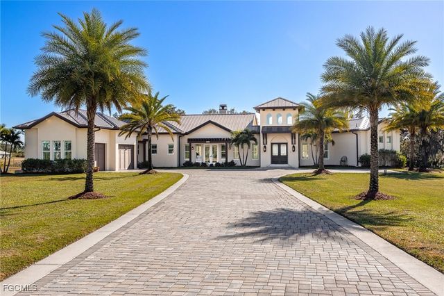 5994 Dragoon CT, Labelle, FL 33935