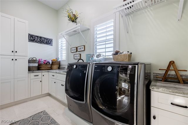 5994 Dragoon CT, Labelle, FL 33935