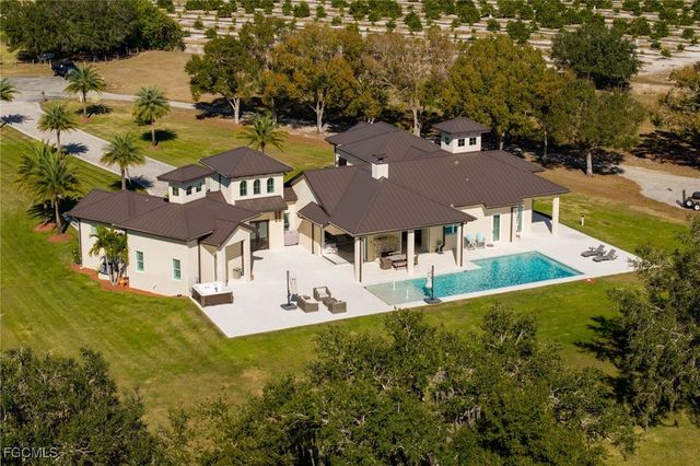 5994 Dragoon CT, Labelle, FL 33935